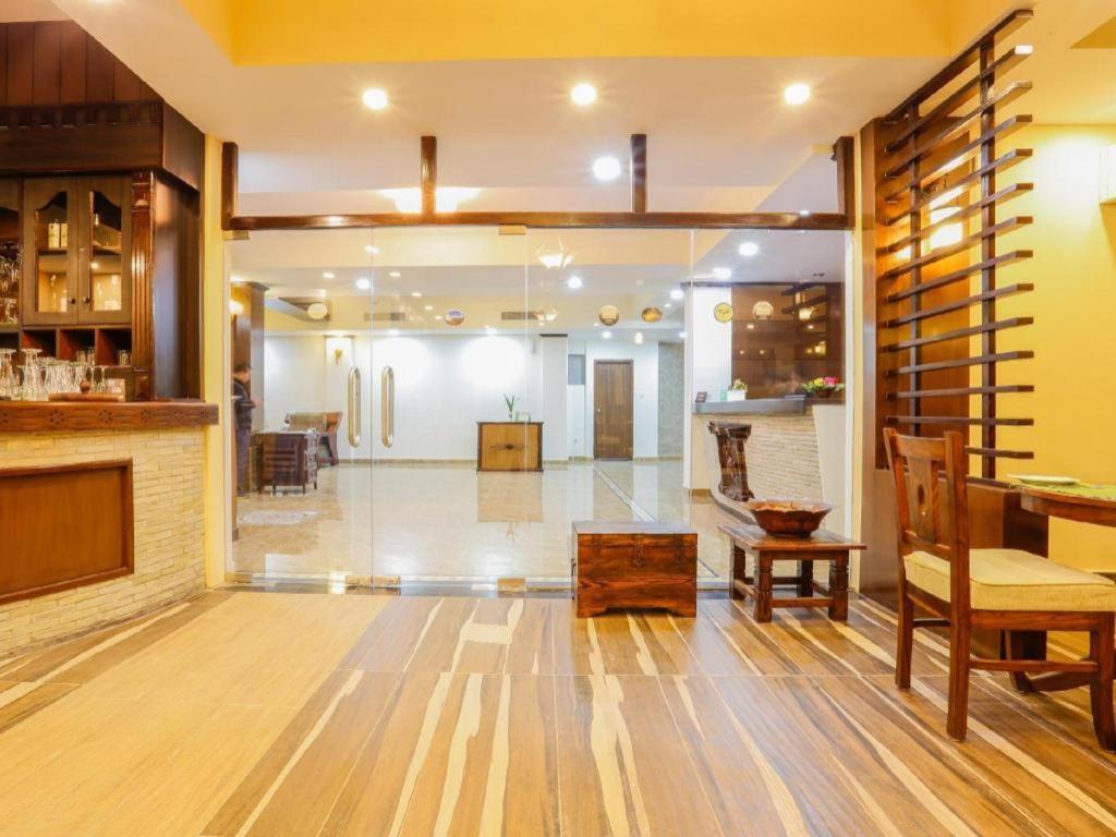 Da Yatra Courtyard Hotel & Resort Pokhara Dış mekan fotoğraf