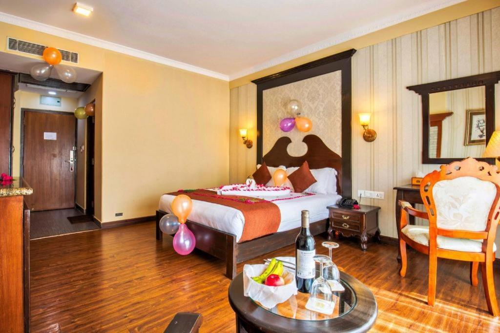 Da Yatra Courtyard Hotel & Resort Pokhara Dış mekan fotoğraf