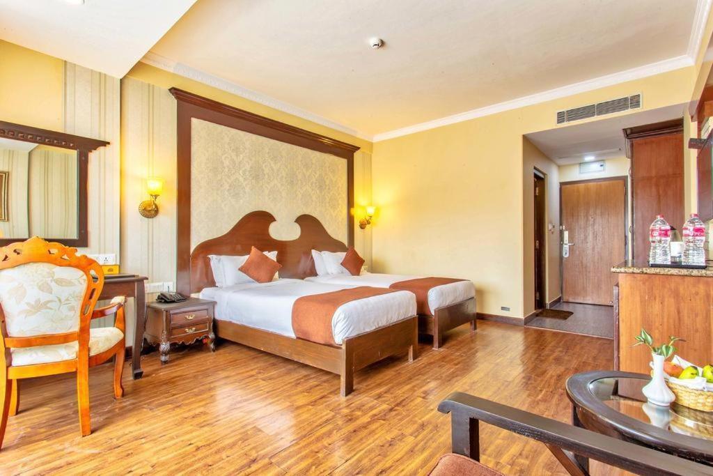 Da Yatra Courtyard Hotel & Resort Pokhara Dış mekan fotoğraf