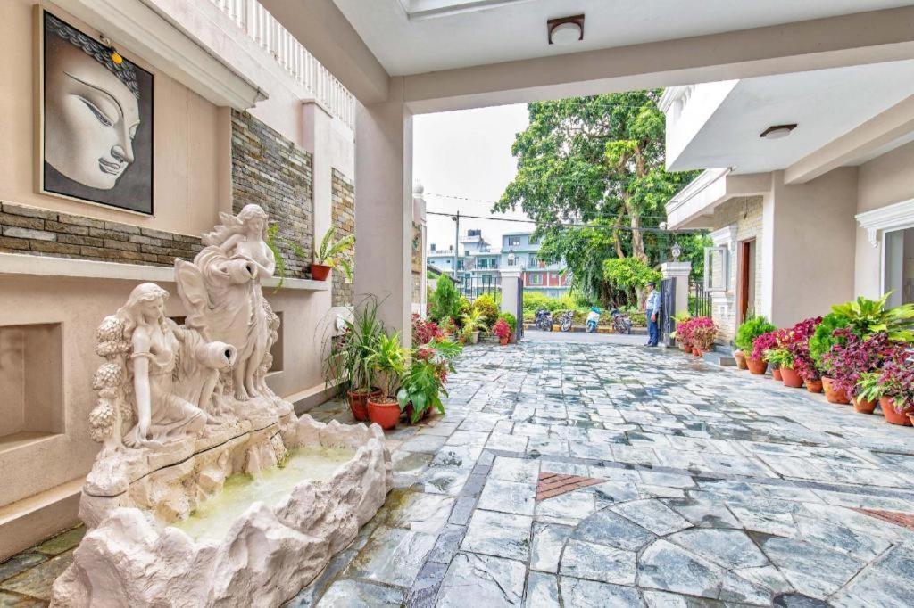 Da Yatra Courtyard Hotel & Resort Pokhara Dış mekan fotoğraf