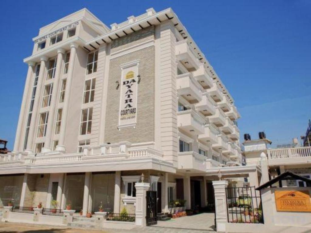 Da Yatra Courtyard Hotel & Resort Pokhara Dış mekan fotoğraf