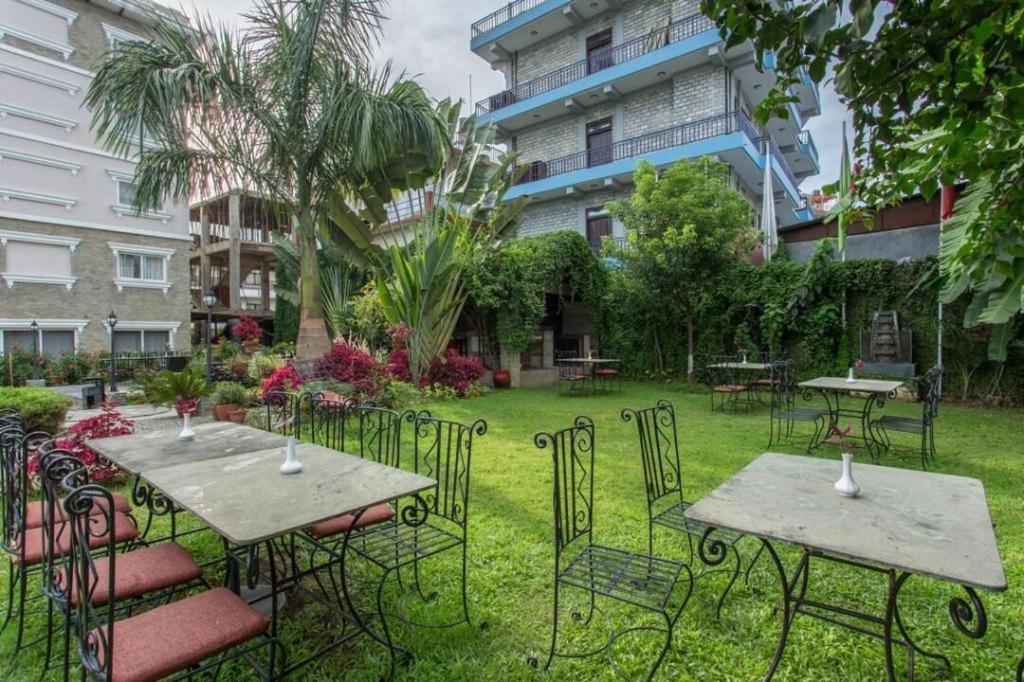 Da Yatra Courtyard Hotel & Resort Pokhara Dış mekan fotoğraf