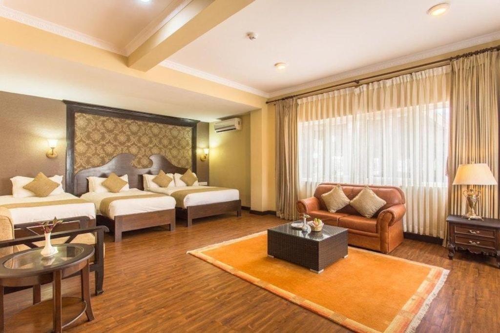 Da Yatra Courtyard Hotel & Resort Pokhara Dış mekan fotoğraf